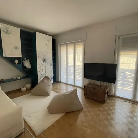 Grazioso Vicino Al Di Erba