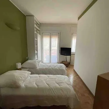 Grazioso Vicino Al Di Apartamento Erba